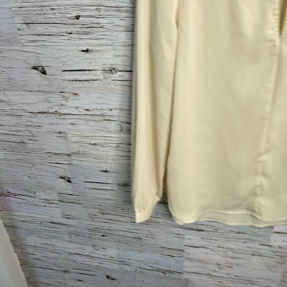 Blaque Label cream blouse top  - SIZE LARGE - Picture 2 of 9